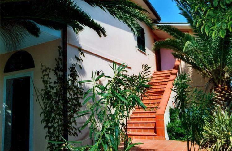 Bed&Breakfast Giardino Agritourist Controguerra Exterior photo